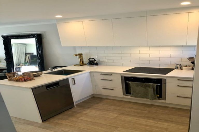 Photo of property in 74a Stanley Road, Glenfield, Auckland, 0629