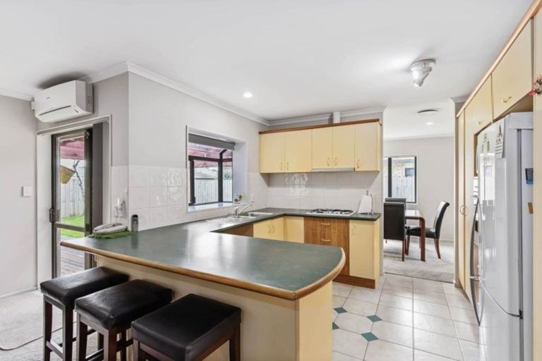 Photo of property in 13 Coleraine Place, East Tamaki, Auckland, 2016