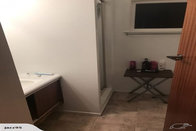 Photo of property in 100 Main Road, Waikanae, 5036