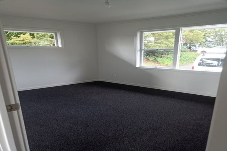 Photo of property in 2/462 East Coast Road, Windsor Park, Auckland, 0630