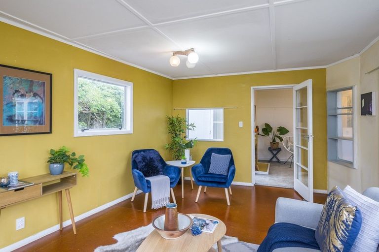 Photo of property in 134 Seaview Road, Paraparaumu Beach, Paraparaumu, 5032