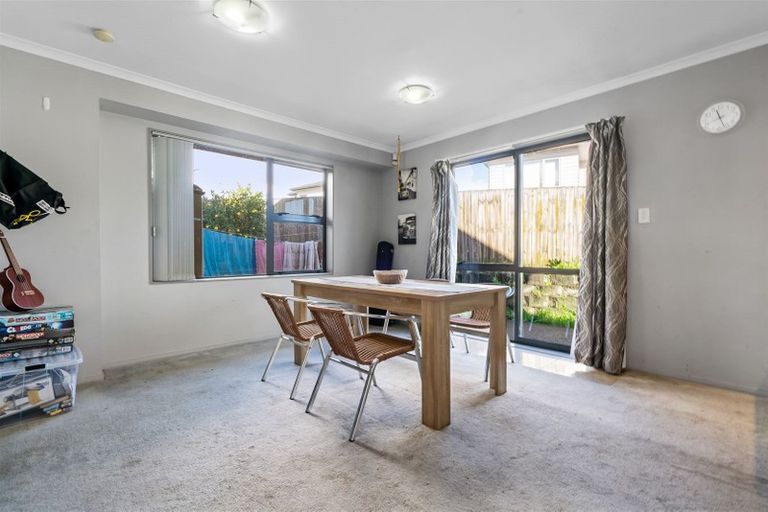 Photo of property in 13 Kokako Rise, Papakura, 2110