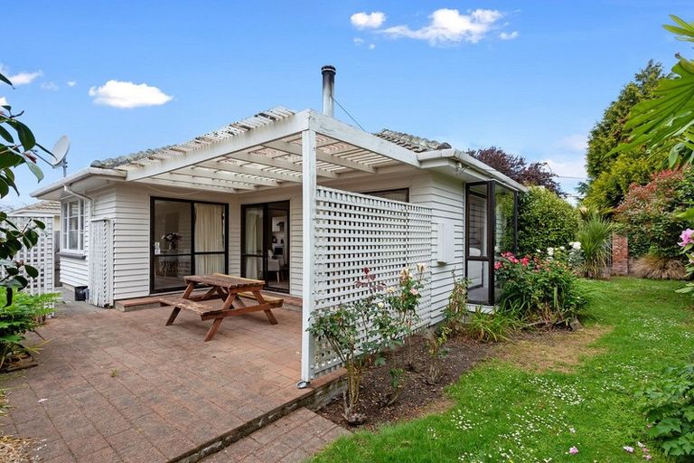 Photo of property in 180 Avonhead Road, Avonhead, Christchurch, 8042