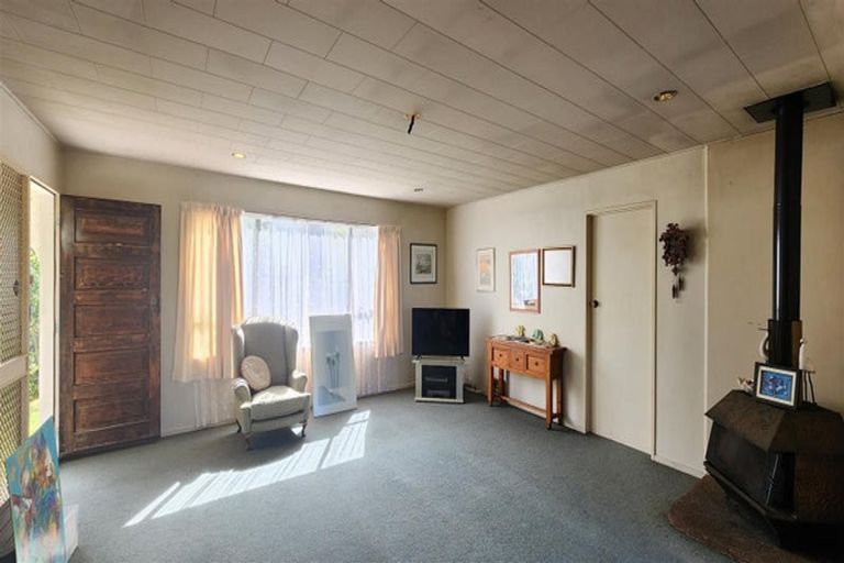 Photo of property in 33 Higginson Street, Otane, 4202