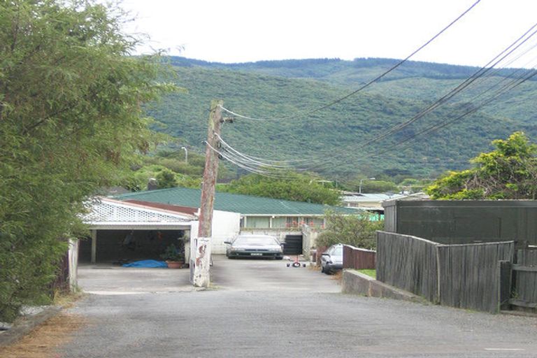 Photo of property in 2/23 Hillside Drive, Maoribank, Upper Hutt, 5018