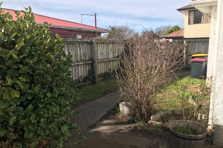 Photo of property in 2/42 Flower Street, Bryndwr, Christchurch, 8053