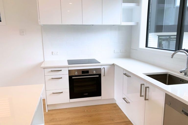 Photo of property in 12 Mokopiko Court, Beach Haven, Auckland, 0626