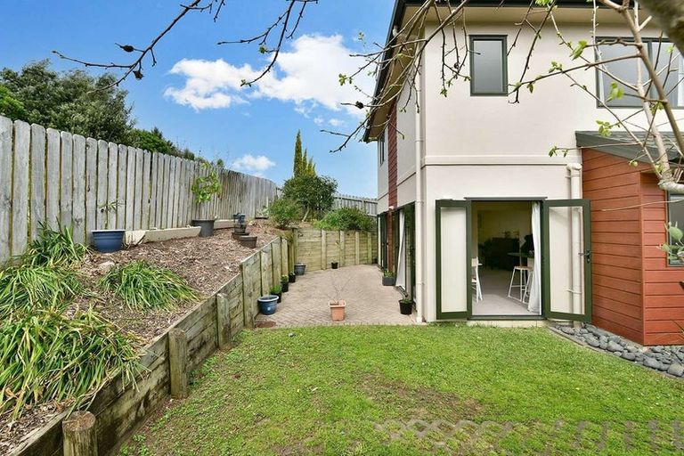 Photo of property in 13b Sunnydale Place, Oteha, Auckland, 0632