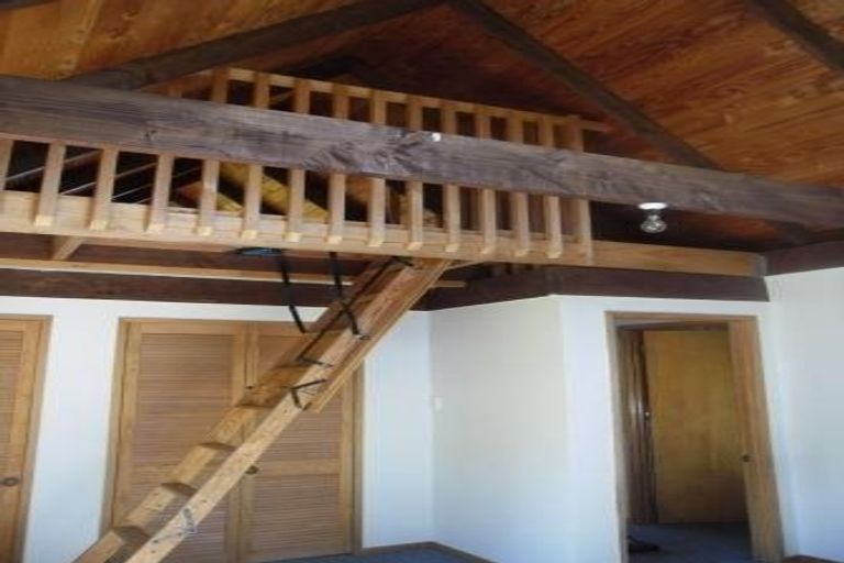 Photo of property in 1 Landing Road, Titirangi, Auckland, 0604