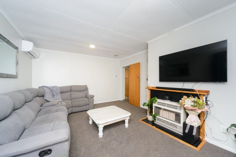 Photo of property in 35 Cardiff Street, Awapuni, Palmerston North, 4412