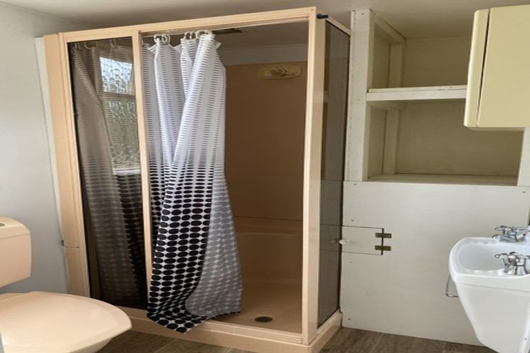 Photo of property in 95 Kervil Avenue, Te Atatu Peninsula, Auckland, 0610