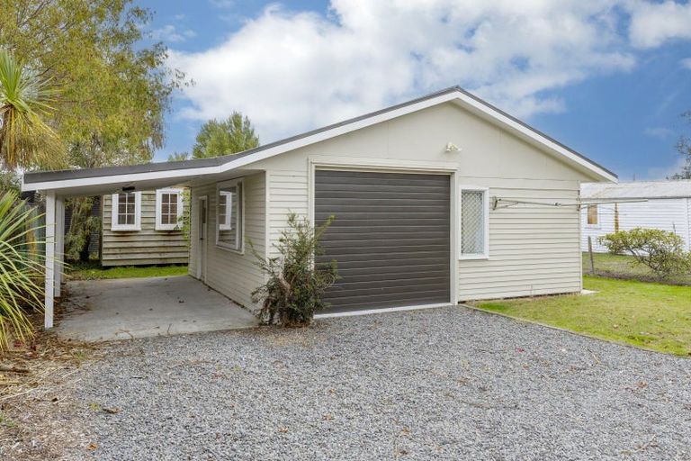 Photo of property in 4 Mahuta Road, Waitahanui, Taupo, 3378