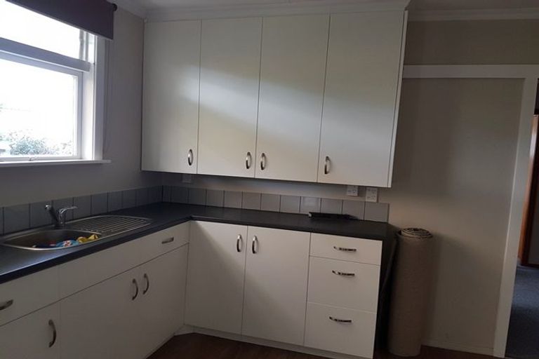 Photo of property in 10 Mcdonald Place, Awapuni, Palmerston North, 4412