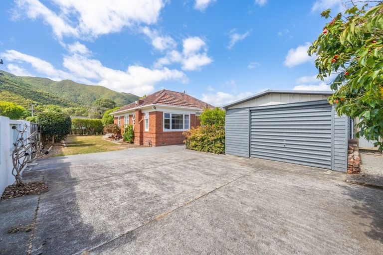Photo of property in 14 Malone Road, Waterloo, Lower Hutt, 5011