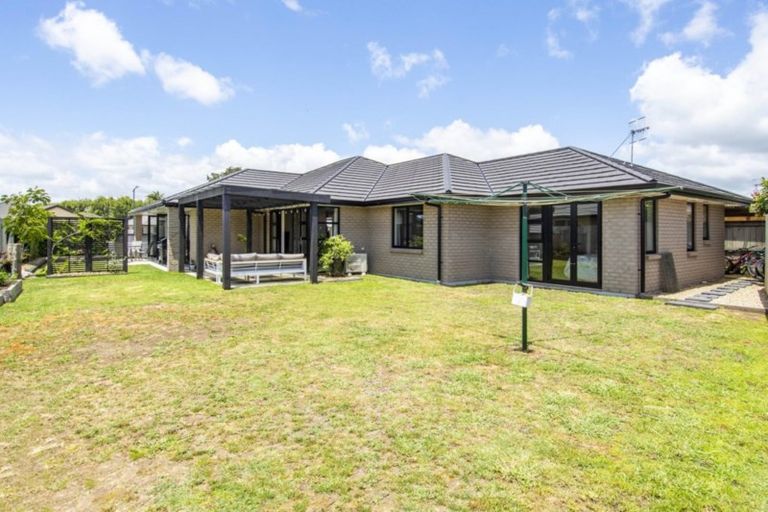 Photo of property in 26 Rainey Crescent, Papamoa Beach, Papamoa, 3118
