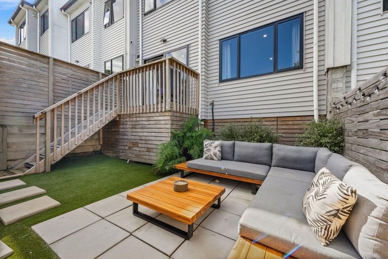 Photo of property in 21c Cherry Tree Place, Massey, Auckland, 0614