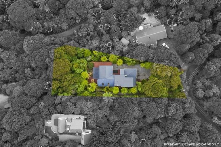 Photo of property in 280 Shaw Road, Titirangi, Auckland, 0604