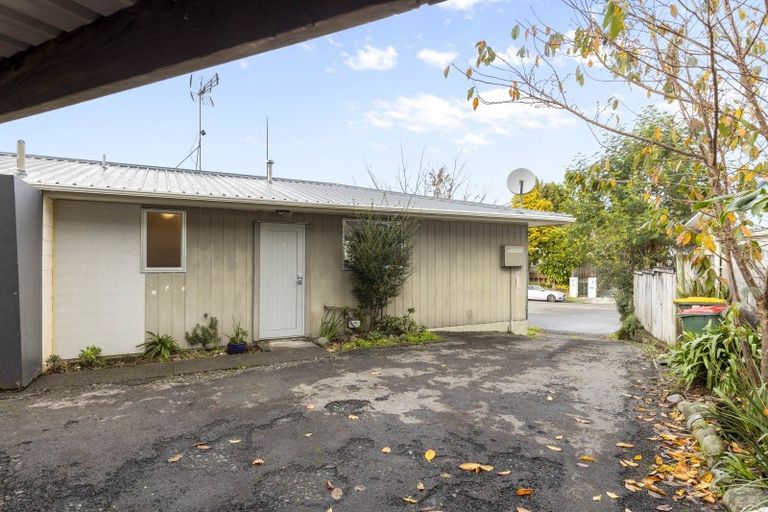 Photo of property in 8a Waterloo Place, Westown, New Plymouth, 4310