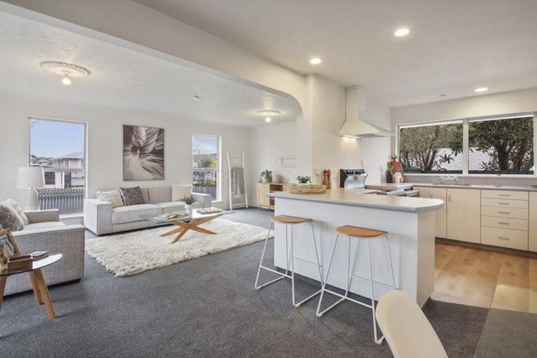 Photo of property in 25 Heathglen Avenue, Parklands, Christchurch, 8083