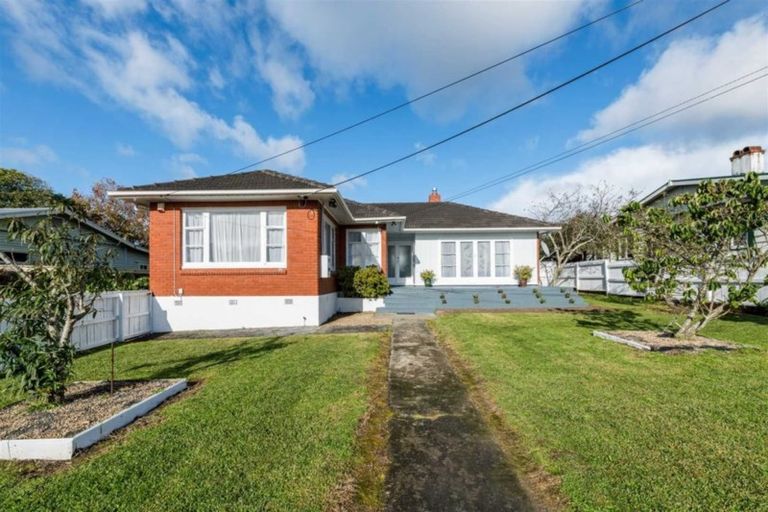 Photo of property in 1/20 Miro Street, New Lynn, Auckland, 0600