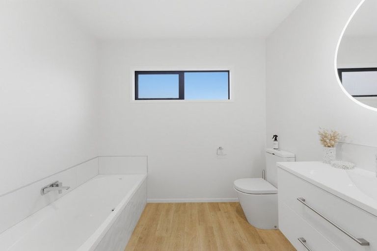 Photo of property in 59 Wallath Road, Westown, New Plymouth, 4310