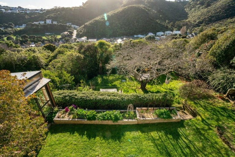 Photo of property in 167 Totara Road, Miramar, Wellington, 6022