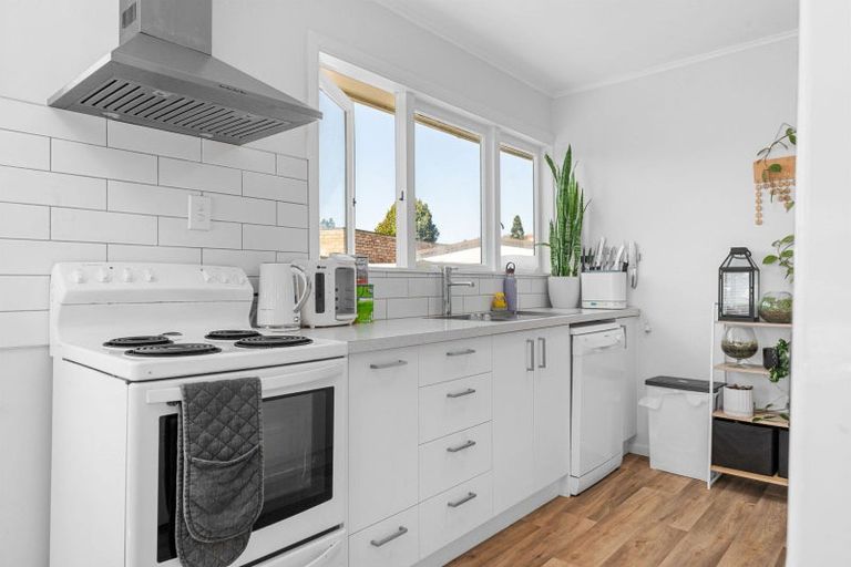 Photo of property in 9 Panair Crescent, Hillcrest, Hamilton, 3216