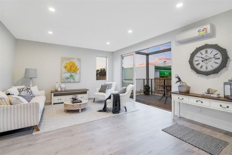 Photo of property in 15 Nephrite Lane, Henderson, Auckland, 0610