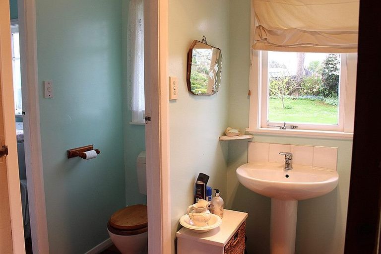 Photo of property in 3 Olivia Street, Stratford, 4332