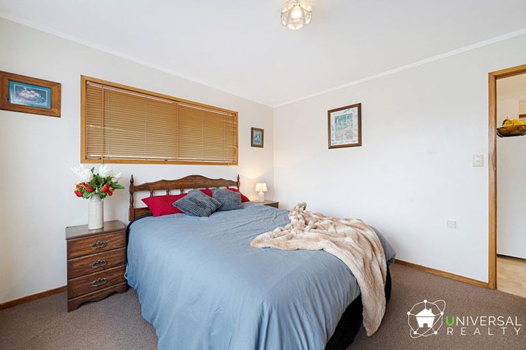 Photo of property in 1a/3 Divich Avenue, Te Atatu South, Auckland, 0610
