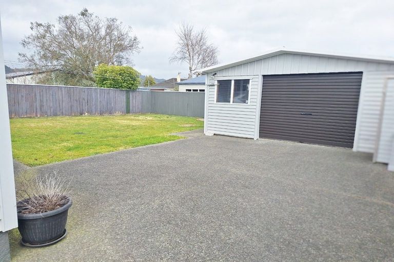 Photo of property in 28 John Street, Trentham, Upper Hutt, 5018
