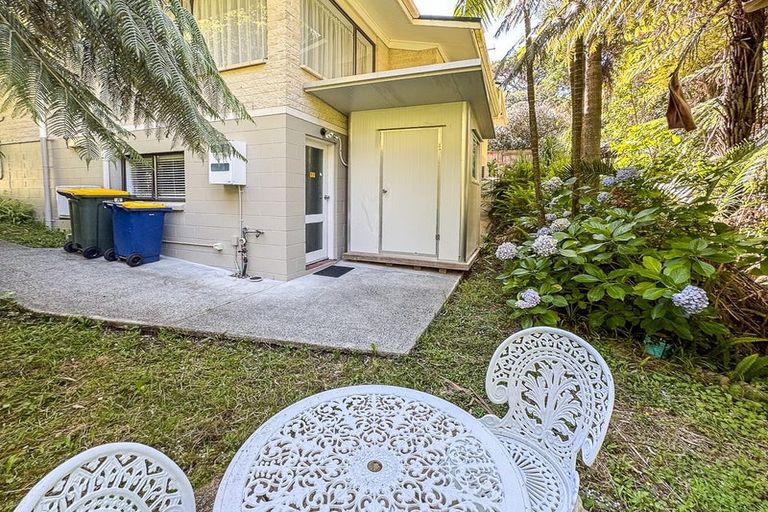 Photo of property in 3 Hebe Place, Birkenhead, Auckland, 0626
