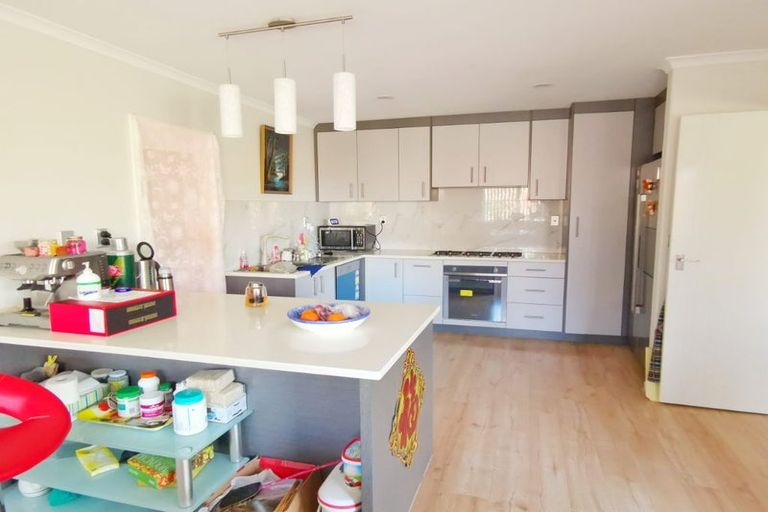 Photo of property in 20 San Prospero Crescent, Henderson, Auckland, 0612