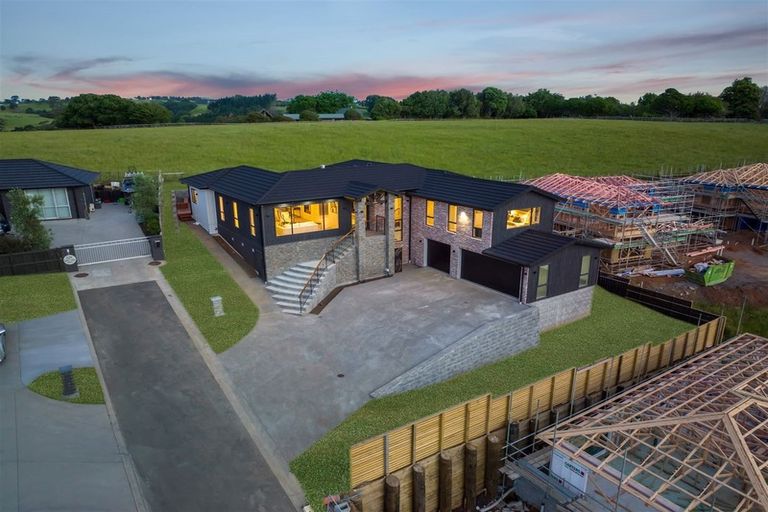 Photo of property in 118 Lisle Farm Drive, Pukekohe, 2120