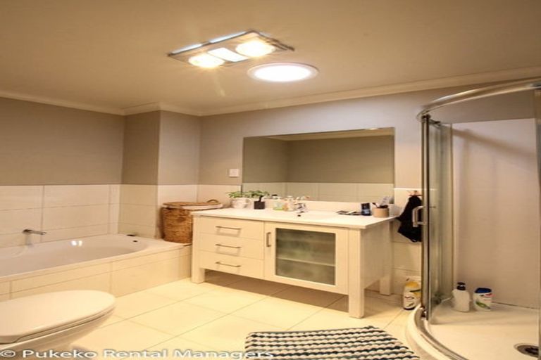 Photo of property in 28 Kuaka Drive, Takanini, 2112