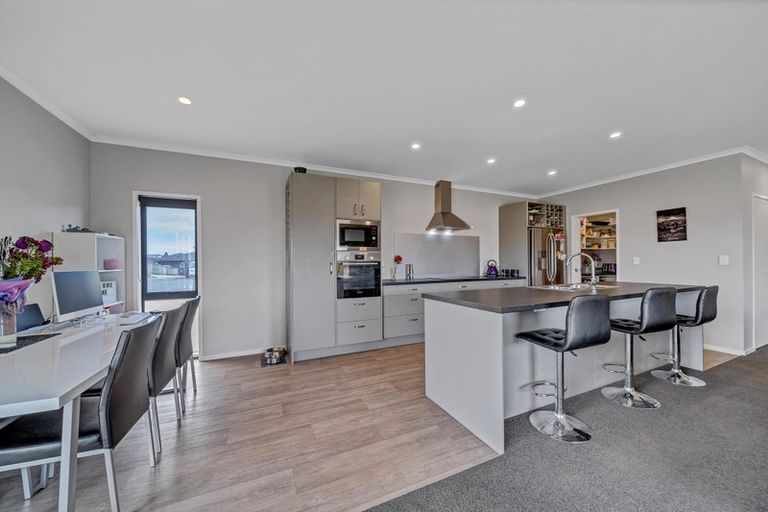 Photo of property in 8 Reremoana Close, Hawera, 4610