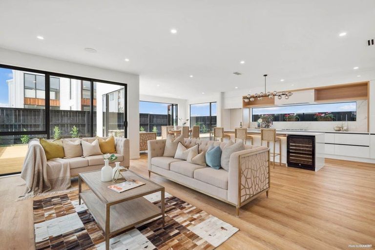 Photo of property in 6 Picnic Point Road, Hobsonville, Auckland, 0616