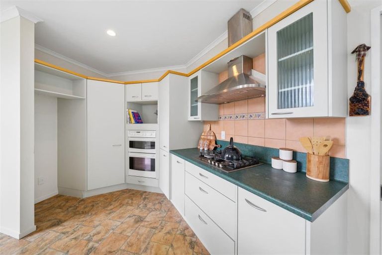 Photo of property in 23 Amesbury Drive, Churton Park, Wellington, 6037