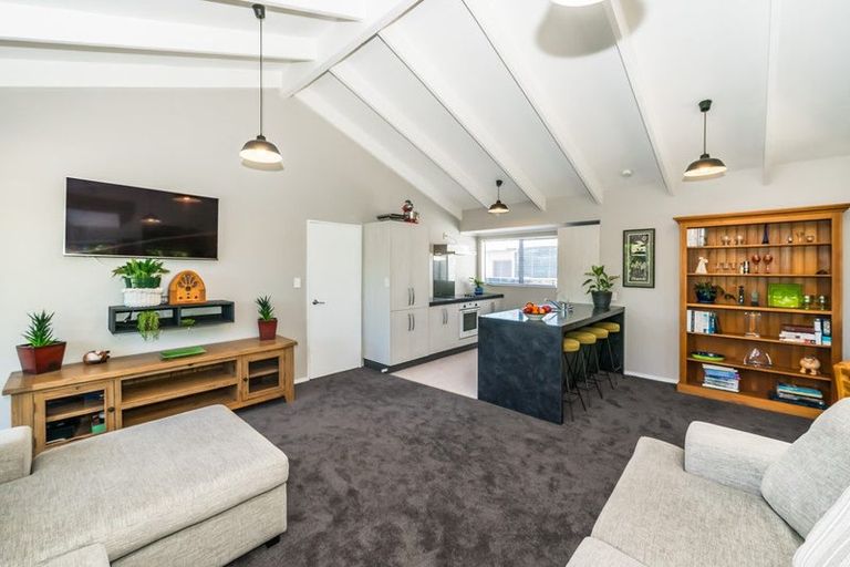 Photo of property in 11 Sunburst Court, Paraparaumu Beach, Paraparaumu, 5032