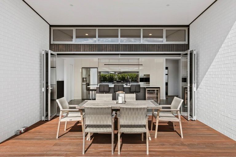 Photo of property in 2 Makura Drive, Papamoa Beach, Papamoa, 3118