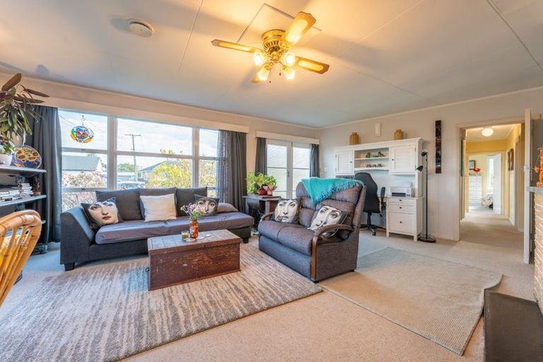 Photo of property in 15 Rugby Street, Waimate, 7924