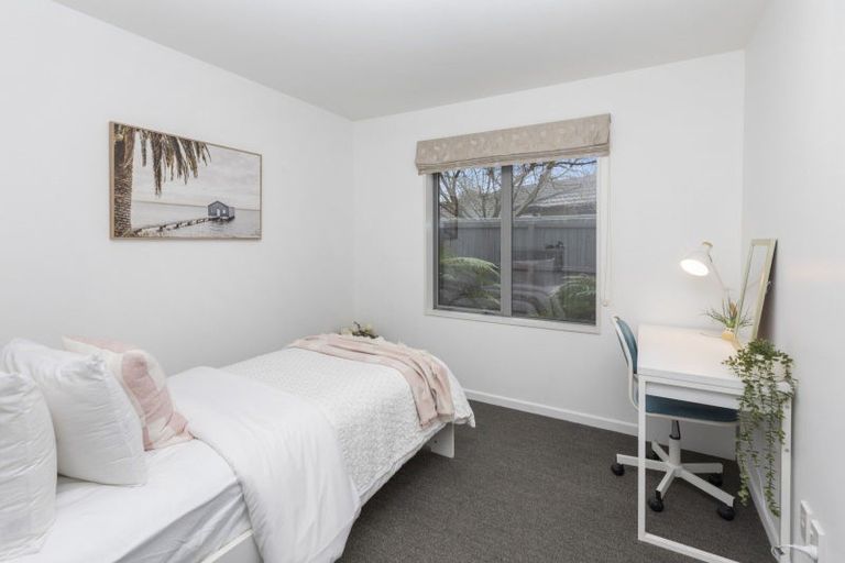 Photo of property in 20 Dunaverty Place, Broomfield, Christchurch, 8042