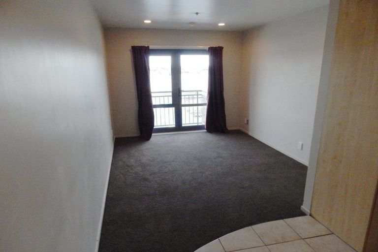 Photo of property in 5m/10 Crown Lynn Place, New Lynn, Auckland, 0600