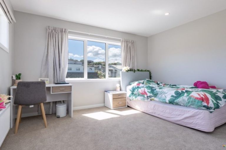 Photo of property in 8 Glide Lane, Whitby, Porirua, 5024