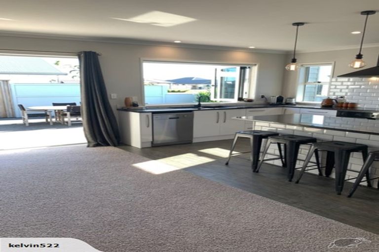 Photo of property in 4 Cassinia Close, Papamoa Beach, Papamoa, 3118