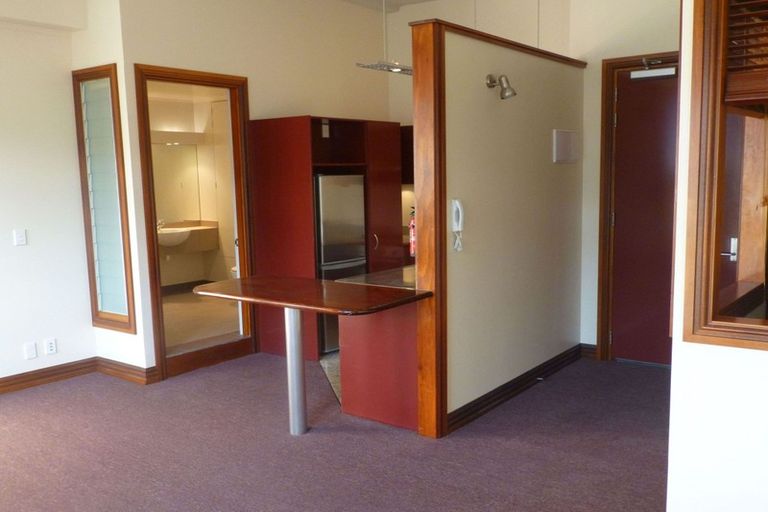 Photo of property in Pirie Street Townhouses, 28/35u Pirie Street, Mount Victoria, Wellington, 6011