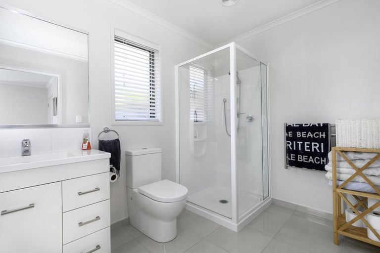 Photo of property in 5 Rainey Crescent, Papamoa Beach, Papamoa, 3118