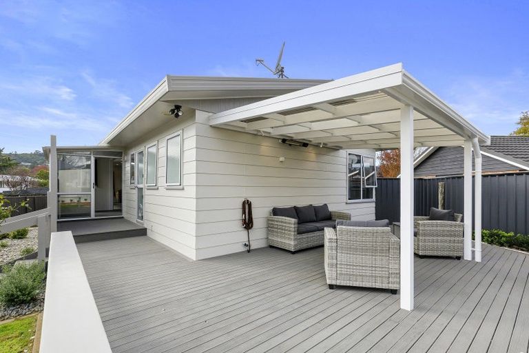 Photo of property in 17 Memphis Grove, Totara Park, Upper Hutt, 5018