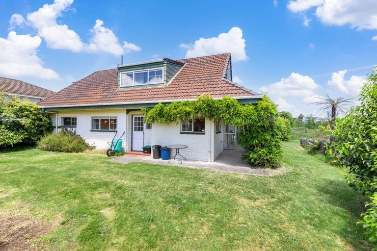 Photo of property in 10 Te Hepera Street, Waipahihi, Taupo, 3330