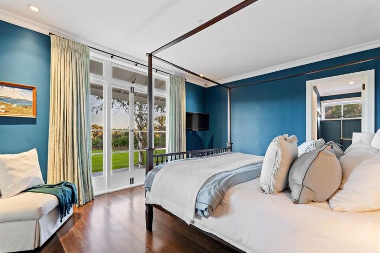 Photo of property in 203 Cape Rodney Road, Leigh, 0985